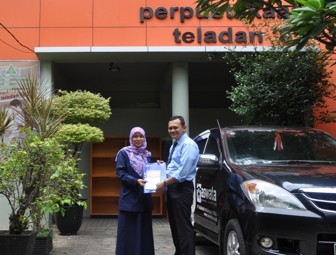 Aswata PenyerahanBukuOJK SMA3-2